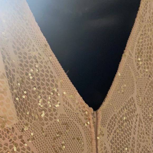 Bailey Blue Beige Dress peek-a-boo Shoulders - Picture 4 of 4